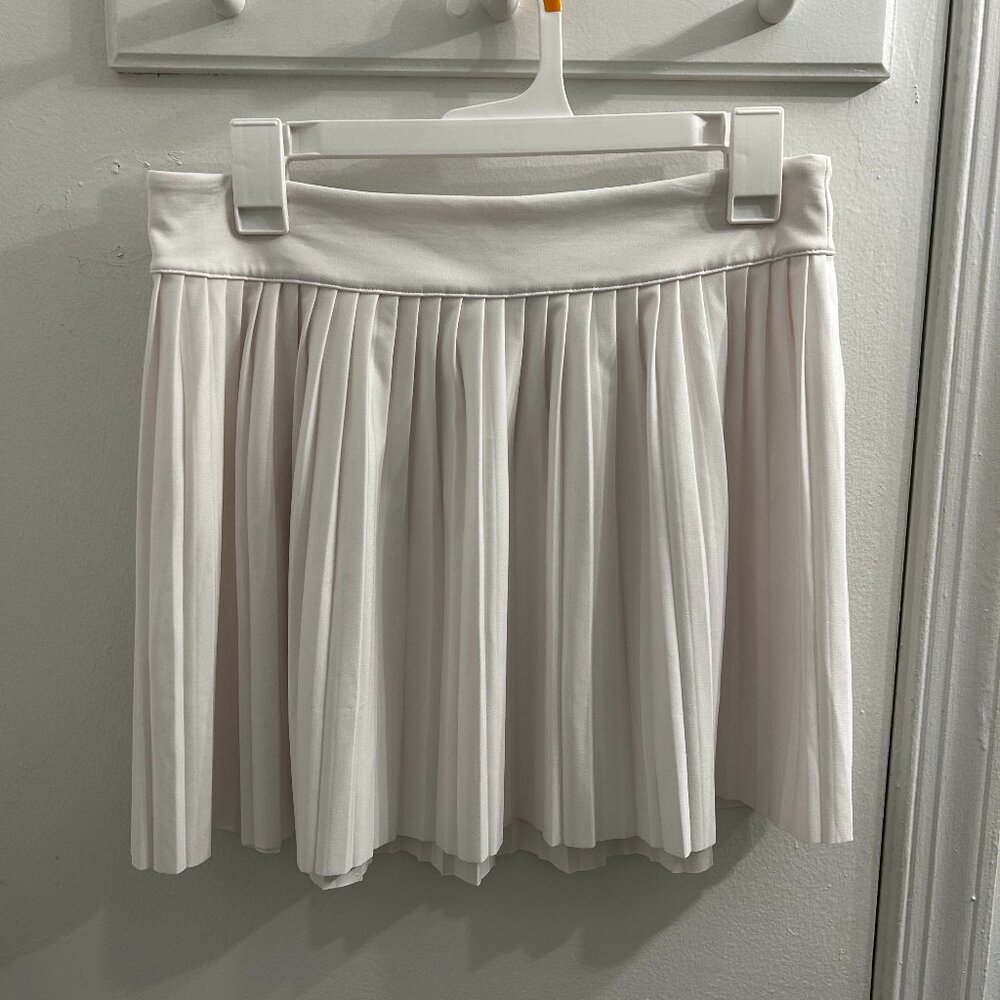 NWOT Vineyard Vines Performance White Pleated Skirt - size small